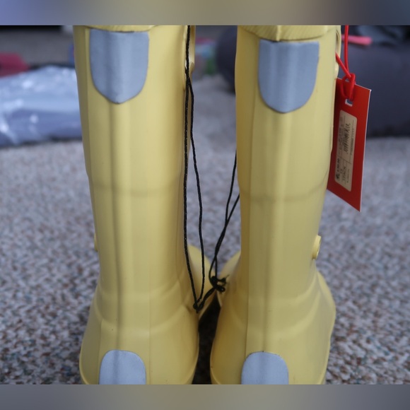 Hunter X Target youth boots in yellow
Limited Collab
Exclusive - Picture 4 of 5